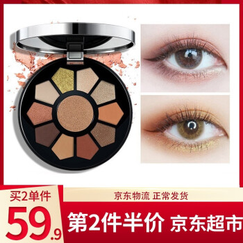 火狐电竞官网:三轮车撞倒老太 消防员救人后默默离开(图1) 火狐电竞